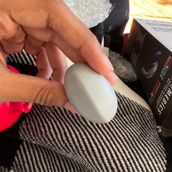 Massage gun working perfectly!! - Picture 4 of 10